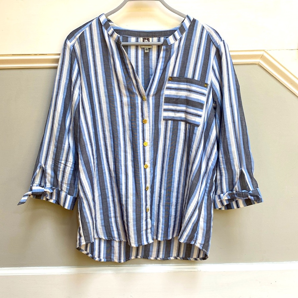 Anne Klein large women’s Button Down shirt